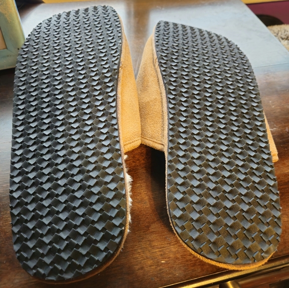 Lucky Brand Slippers - Picture 4 of 4